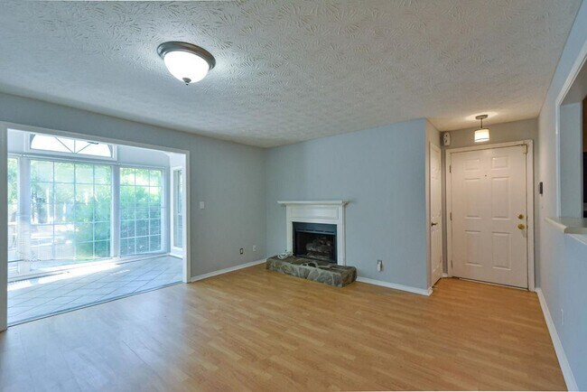 Photo - 1904 Country Park Dr