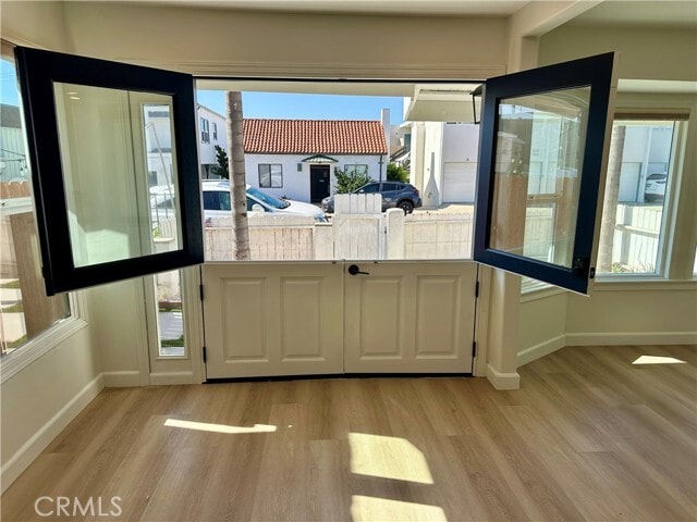 Photo - 934 Manhattan Ave