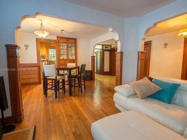 Photo - 8238 NE 9th Ave