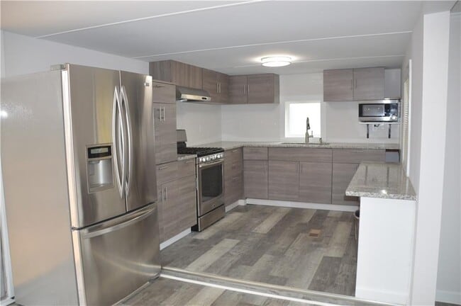 Photo - 3227 Hilltop Cir