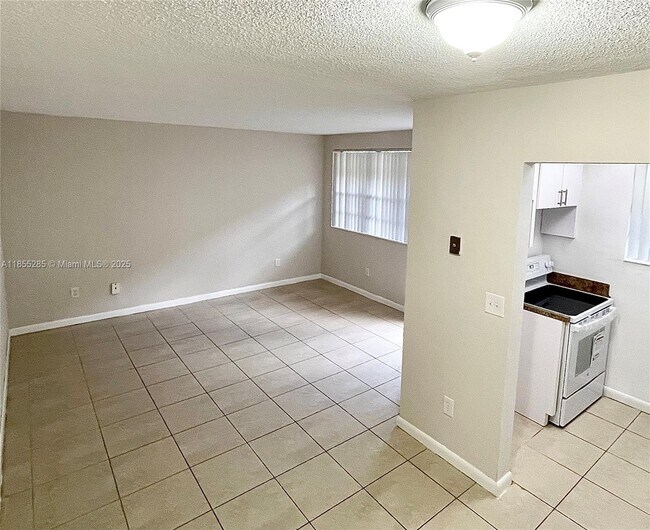 Building Photo - 15700 NW 2nd Ave Unit 202 Rental
