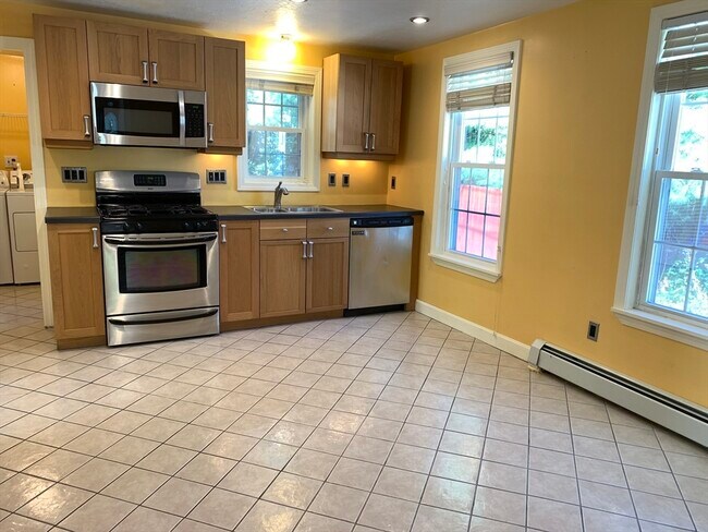 Photo - 5 Whalen Ln