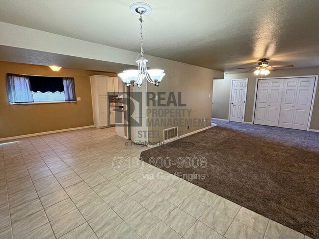Photo - 3011 Aster St