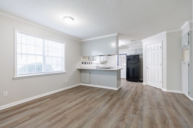 Building Photo - 3 Bedroom/2 Bath Home in Remerton