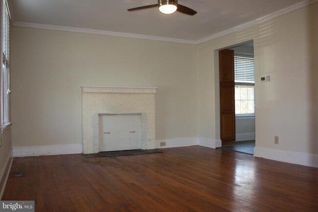 Photo - 423 Happy Creek Rd