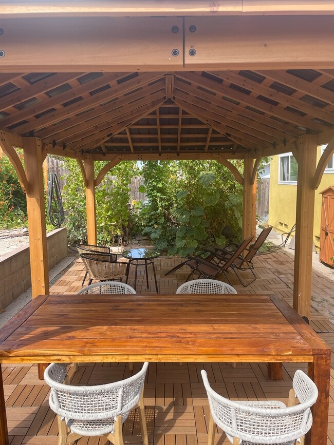 Photo - 1634 Yale St