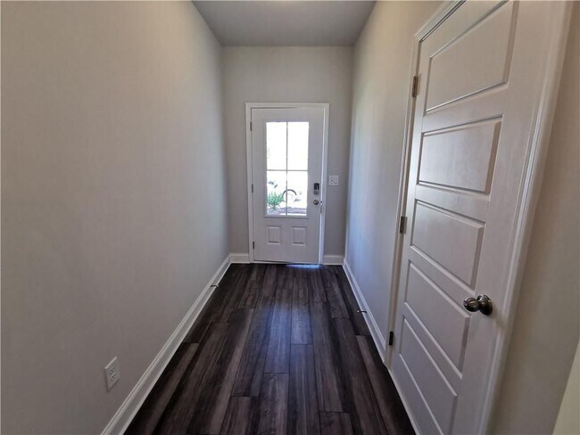 Photo - 209 Station Overlook Dr