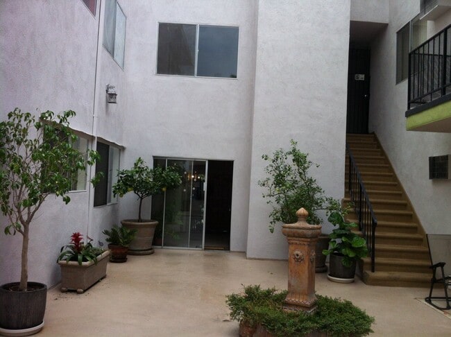 2055 Rodney Dr Unit 108