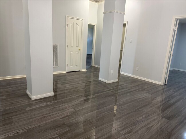 Photo - 11308 Madison Ct