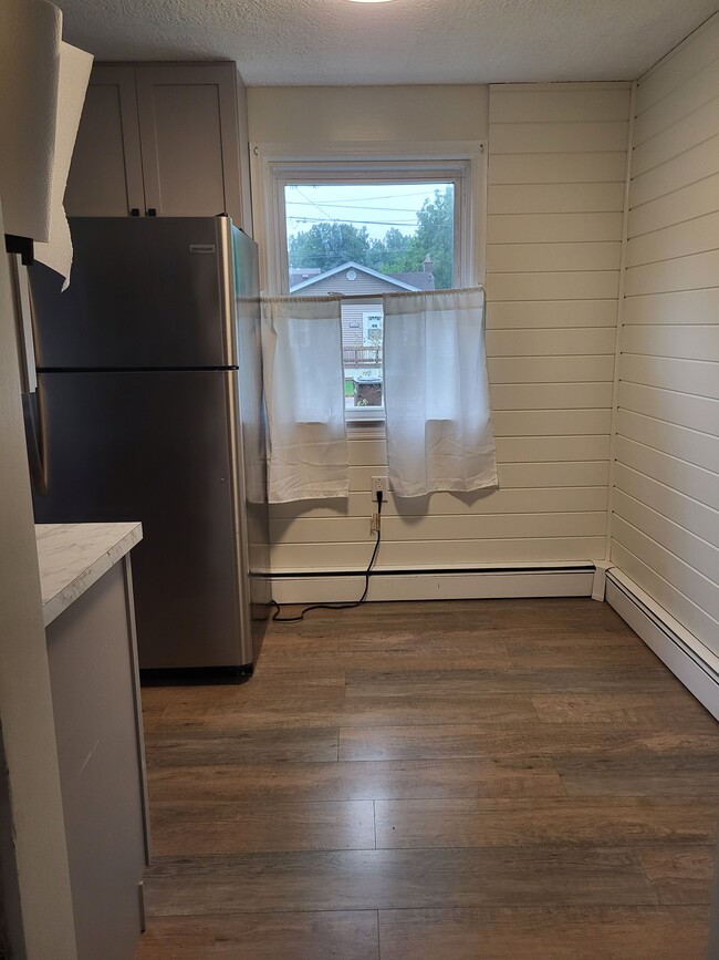 comedor - 1135 Ralph St
