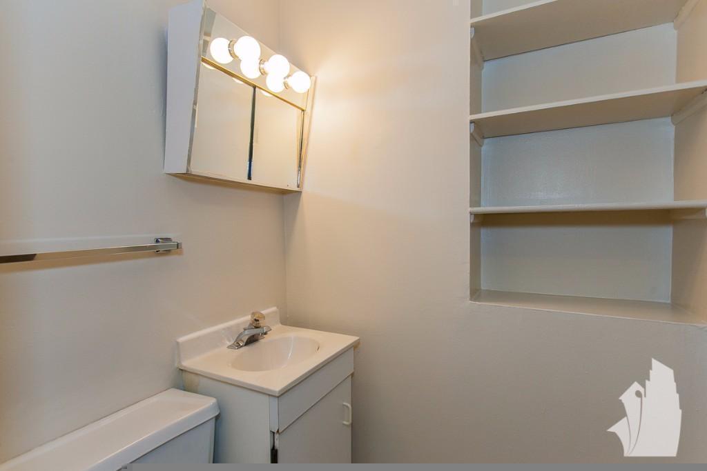 Photo - 824 W Lill Ave Unit b