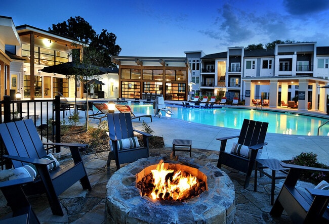 Building Photo - The Ellis Rental