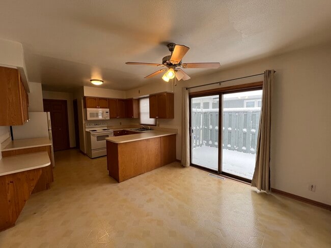 Photo - 604 Brown St