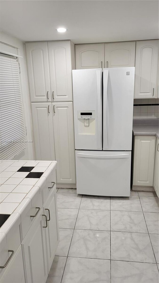 Photo - 3401 N Country Club Dr