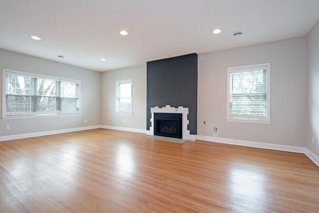 Photo - 3552 Irving Ave S Unidad #2