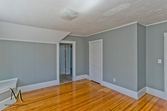 Photo - 122 Fort Pleasant Ave Unit Third Floor