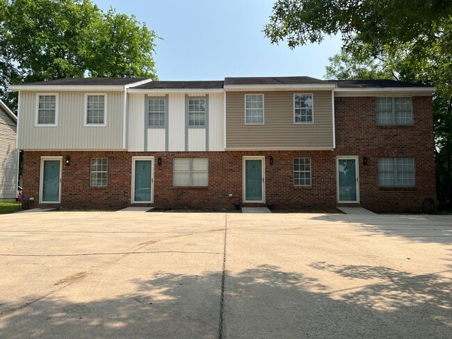 Building Photo - 1117 Magnolia St SE Unit 1117 Magnolia St Apt 3