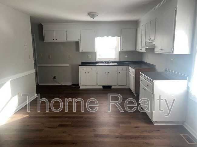 Photo - 1704 Charter Dr