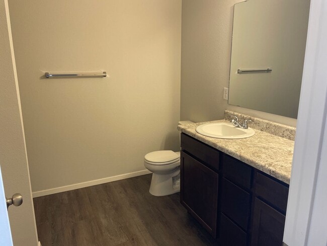 Photo - 721 Belhaven Rd