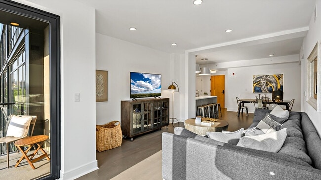 Photo - 1845 9th St NW Unidad ID1395398P