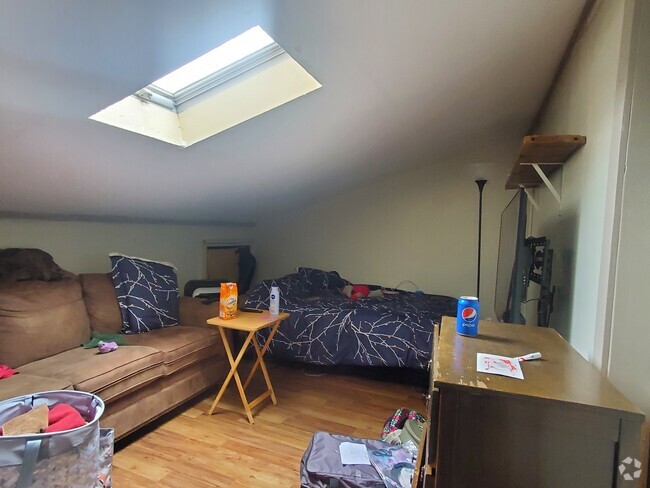 Building Photo - 326 Main St Unit #0 Rental