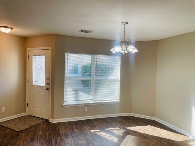 Photo - 5914 Valley Wood