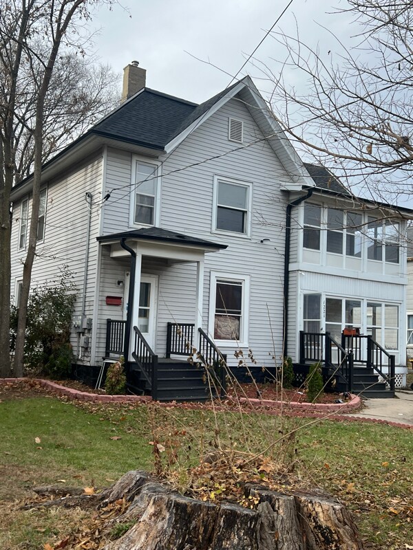 Building Photo - 1221 9th St