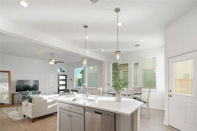 Photo - 632 Silver Pear Ct