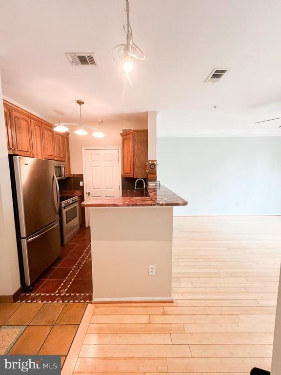Building Photo - 1570 Spring Gate Dr. Unit 7109