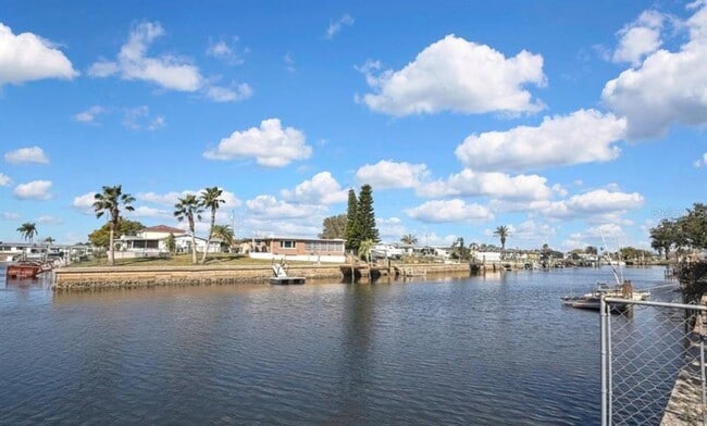 Building Photo - 12527 1st Isle