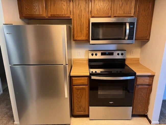 Photo - 1 Bedroom / 1 Bathroom Condo! Garage! Wash... Unit 104