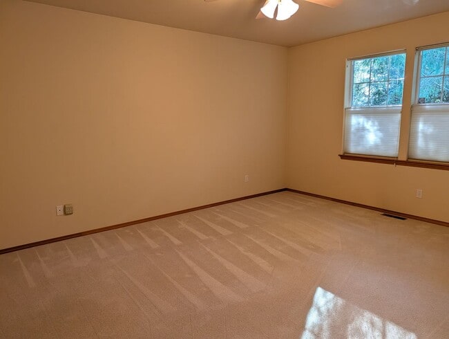 Photo - 2519 Stonebridge Way