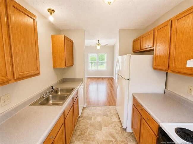 Photo - 633 Winthrop Ct