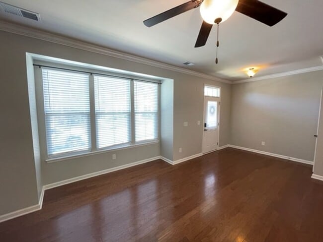 Photo - A gorgeous townhome available in Kitts Creek