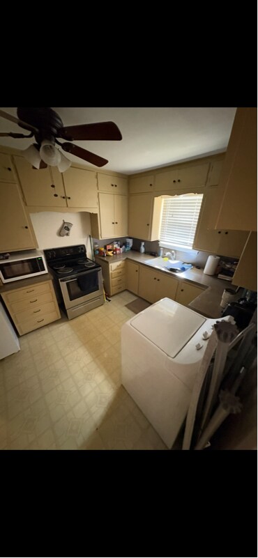 Photo - 3007 47th St