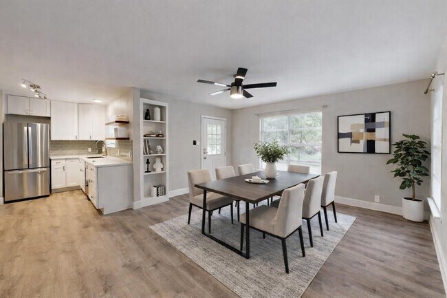 Photo - 8700 Parkfield Dr