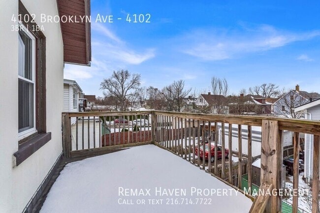 Photo - 4102 Brooklyn Ave Unit 4102
