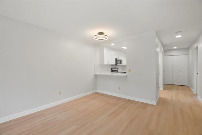 Photo - 1446 Chateau Common