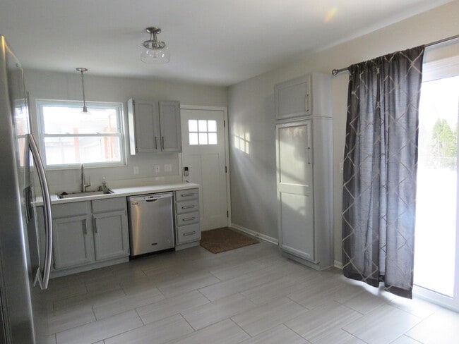 Photo - 3539 East St