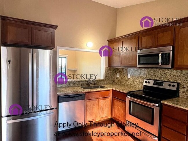 Photo - 1542 Ashwood Dr