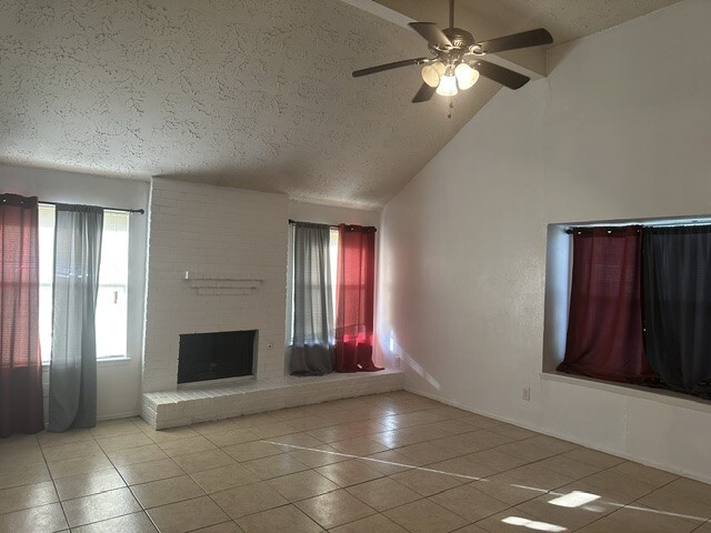 Photo - 402 Juniper Ct