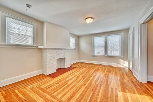 Photo - 832 St James Ave Unidad 2