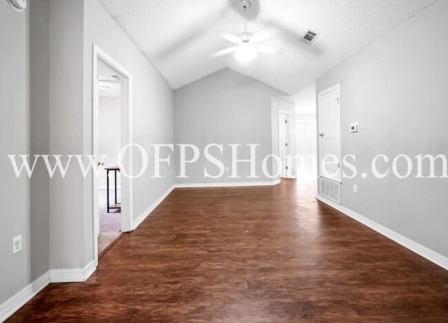 Photo - 2953 Sholtz Ave