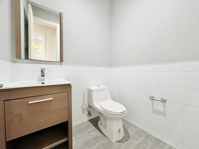 Photo - Furnished room/NOT APARTMENT Unit 5