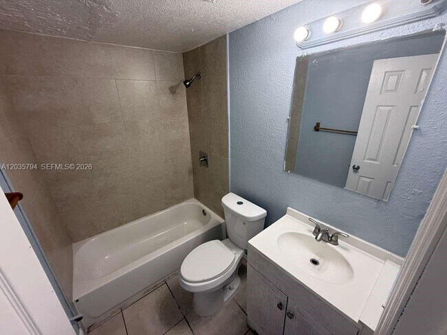 Photo - 2014 Funston St Unit C