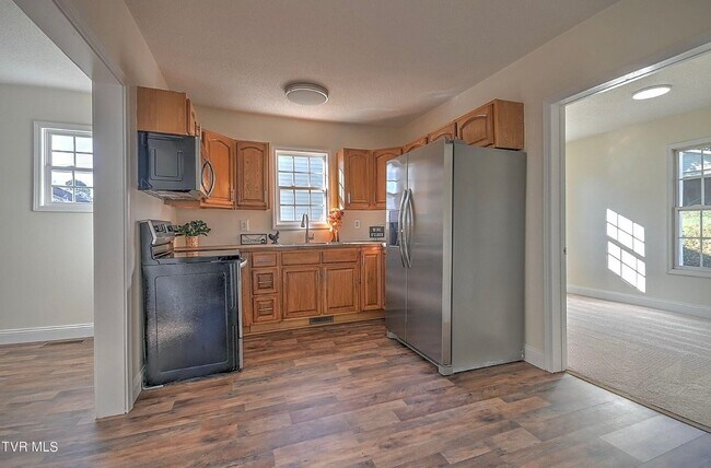 Photo - 1107 Miller St