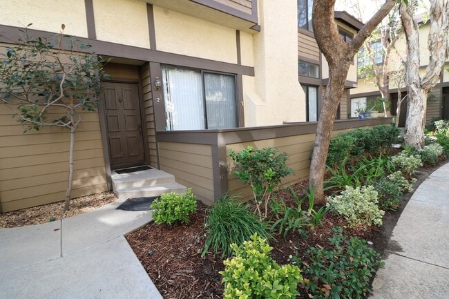 Photo - 21233 Lassen St