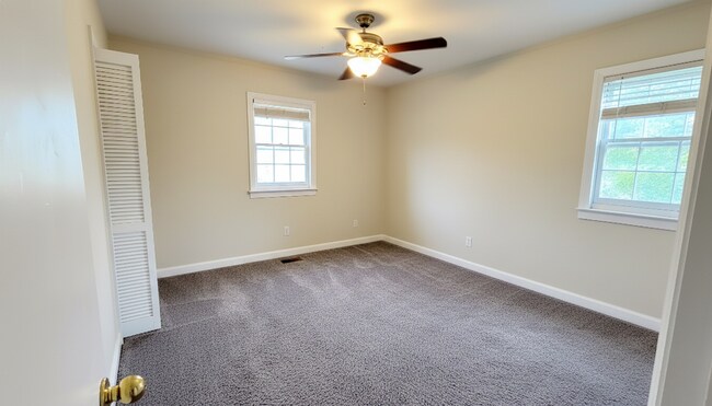 Photo - 935 Baxter St Unit 4