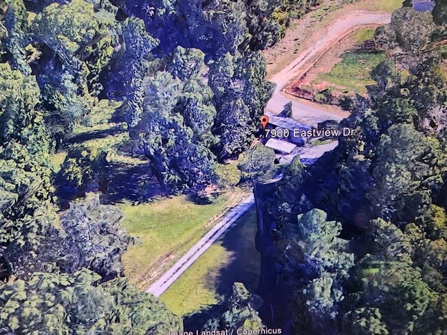 Photo - 7900 Eastview Dr