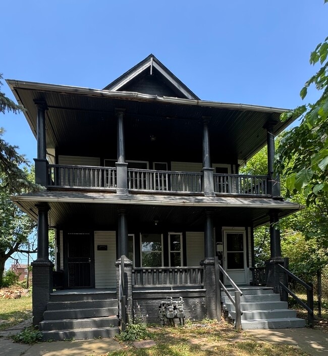 Building Photo - 9013/15 Yale Avenue - 1 Rental